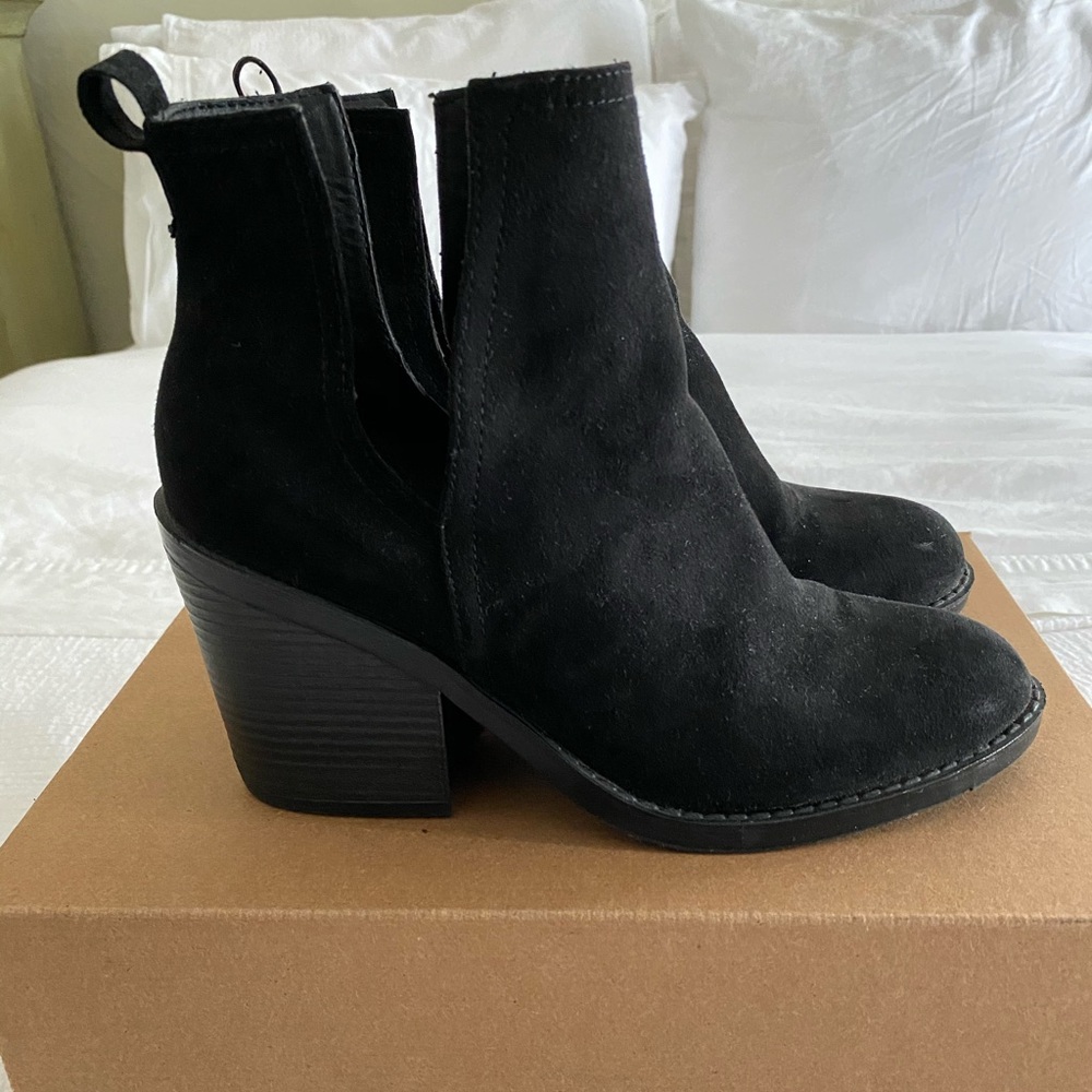 Mossimo Faux Suede Booties